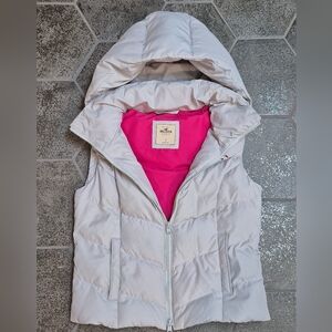 Hollister Light Gray Puffer Vest with Hot Pink Lining